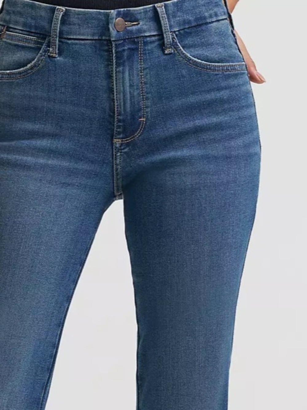 Wrangler Bespoke High-Rise Flare Women's Jeans in Medium Blue